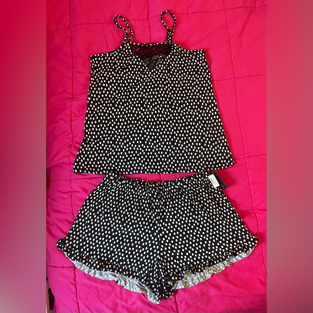 TART INTIMATES Bedtime camisole & shorts.